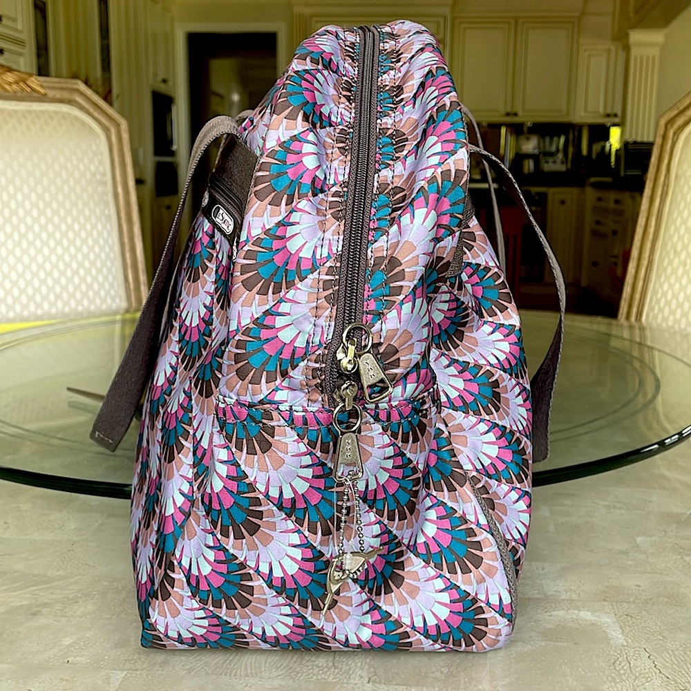 LeSportsac Light Weight Duffle Bag - Picture 2 of 11